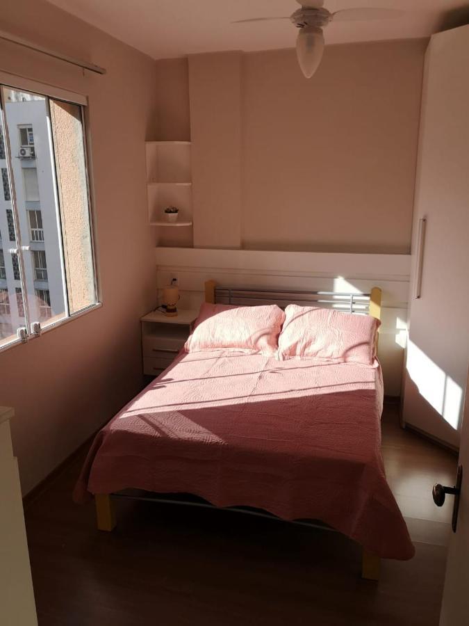 Ensolarado E Espacoso Quarto/Sala No Coracao De Poa Порту Алегри Екстериор снимка